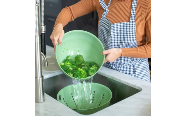 Koziol Sieb Palsby Abtropfsieb Nature Ash Grey 6 Koziol Sieb Palsby Abtropfsieb Nature Ash Grey – Bild 4