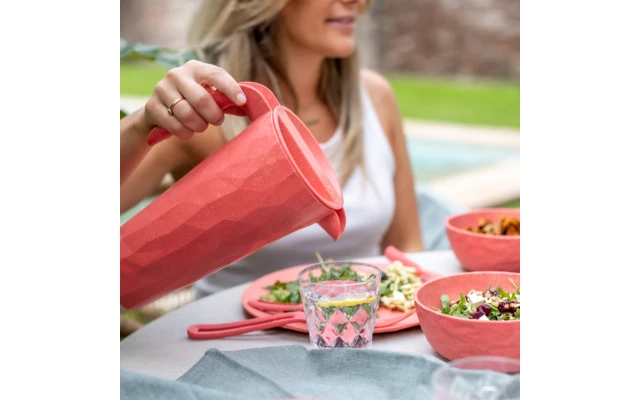 Koziol Club Pitcher Superglas Kanne Mit Deckel 1,5 Liter Nature Coral 5 Koziol Club Pitcher Superglas Kanne Mit Deckel 1,5 Liter Nature Coral – Bild 3